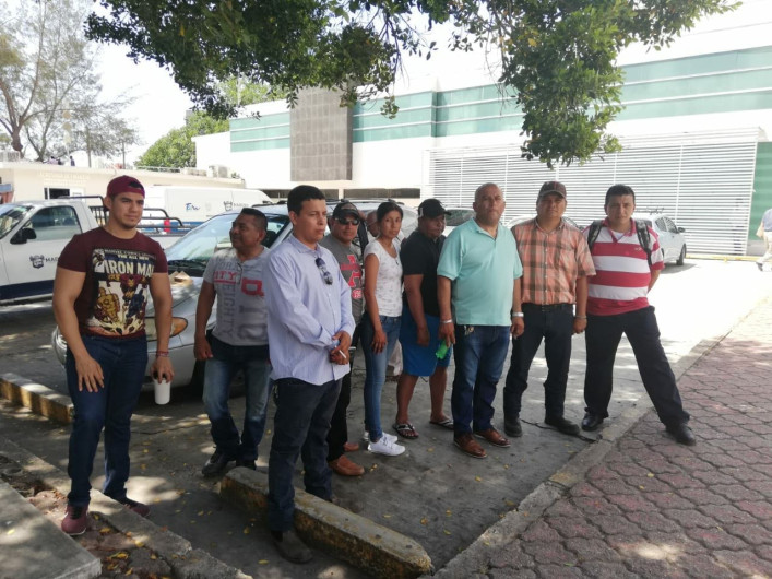 Se manifiestan auxiliares viales en Madero
