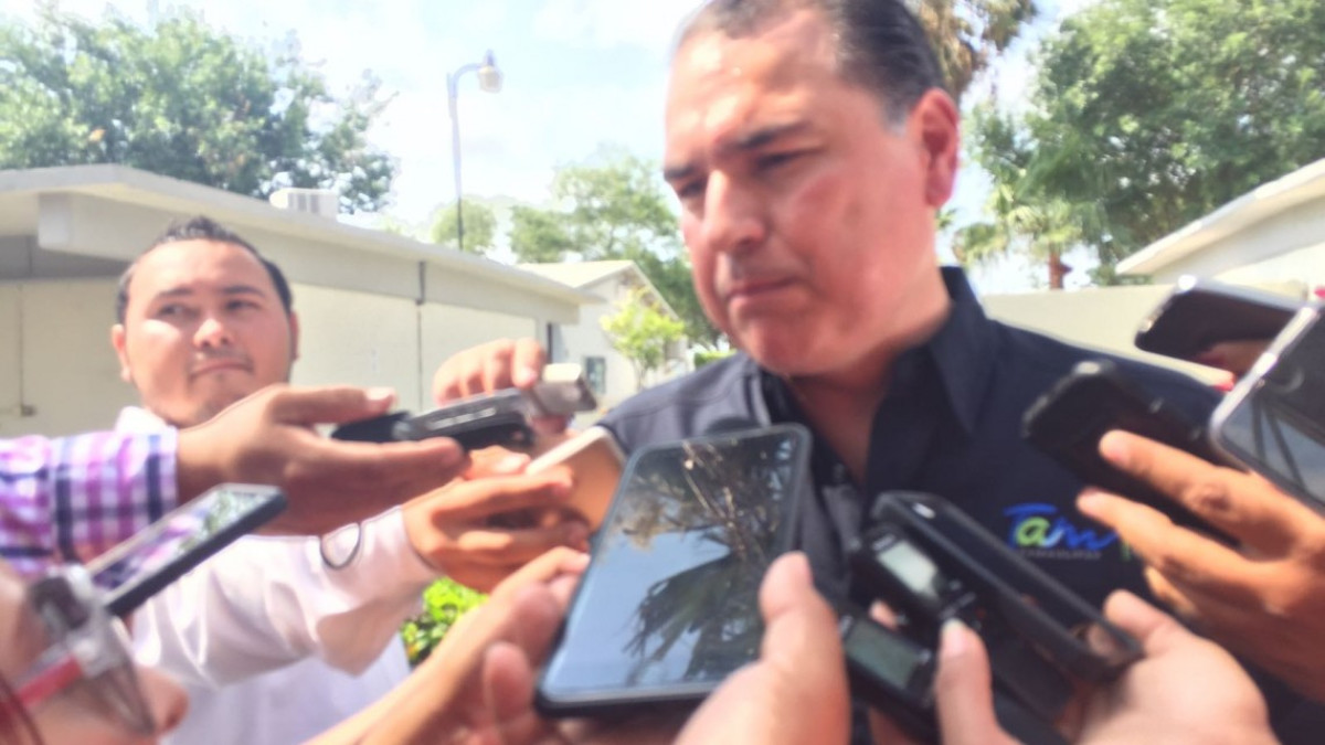 Sedesol entrega becas de inglés a alumnos del Cbtis 135 