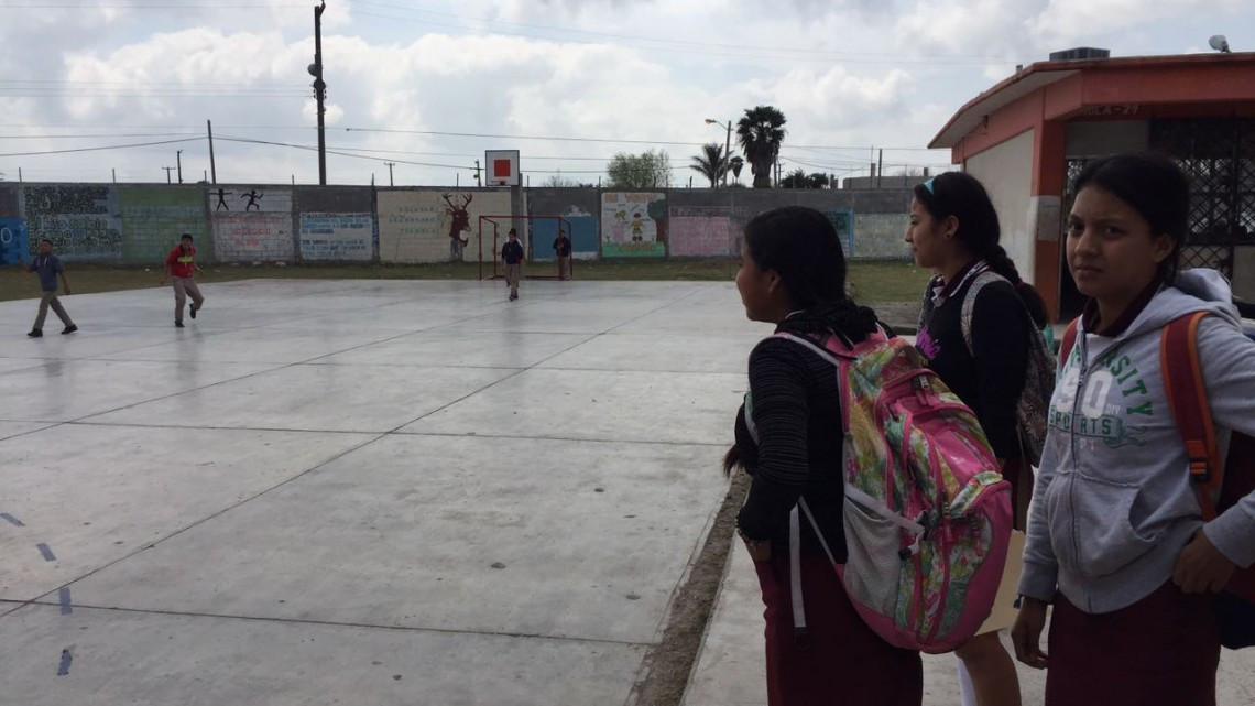 Alumna pide ampliación de canchas deportivas