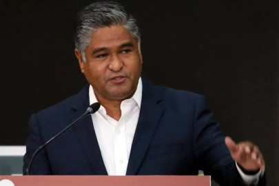 Víctor Fuentes renuncia a la candidatura por la alcaldía de Monterrey