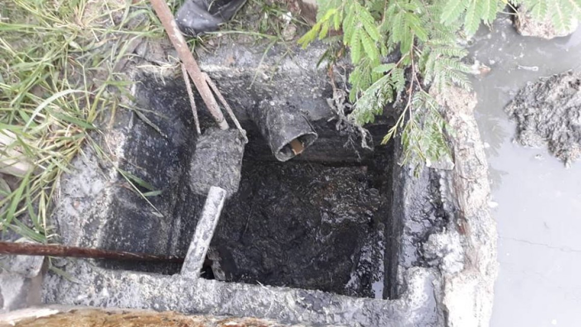 Comapa trabaja con equipo vactor