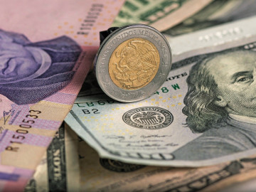 El peso mexicano se rebela y bate un nuevo récord