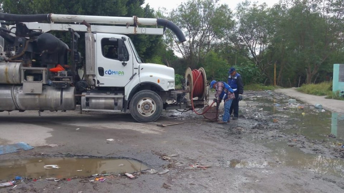 Comapa trabaja con equipo vactor