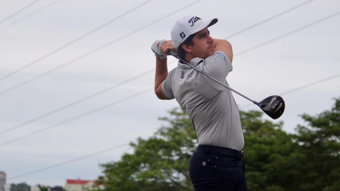 Golfistas nacionales y extranjeros participan torneo que se realiza en Tampico