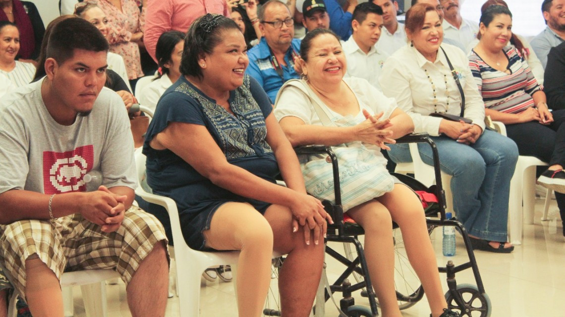 Entregan DIF y Ayuntamiento de Reynosa prótesis