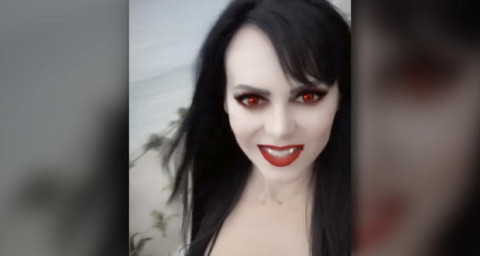 Maribel Guardia se disfraza de vampira