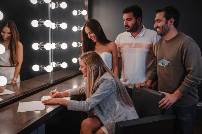 Lele Pons firma su primer contrato con Universal