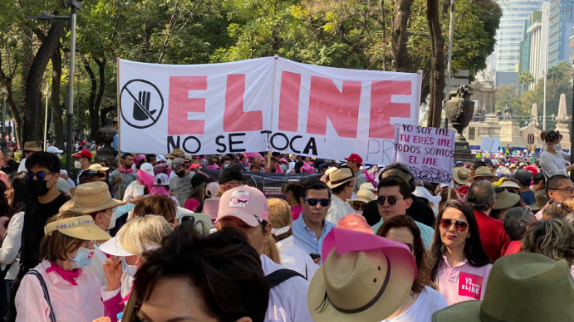 Así transcurre la marcha en defensa del INE en la Ciudad de México y otros estados 