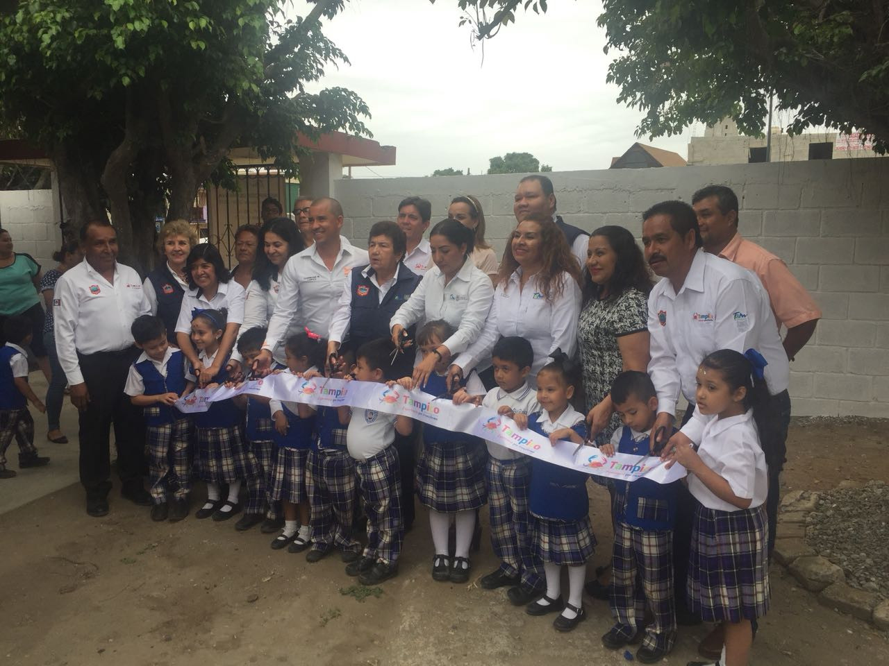 Entregan barda perimetral en el kinder Margarita Maza de Juárez