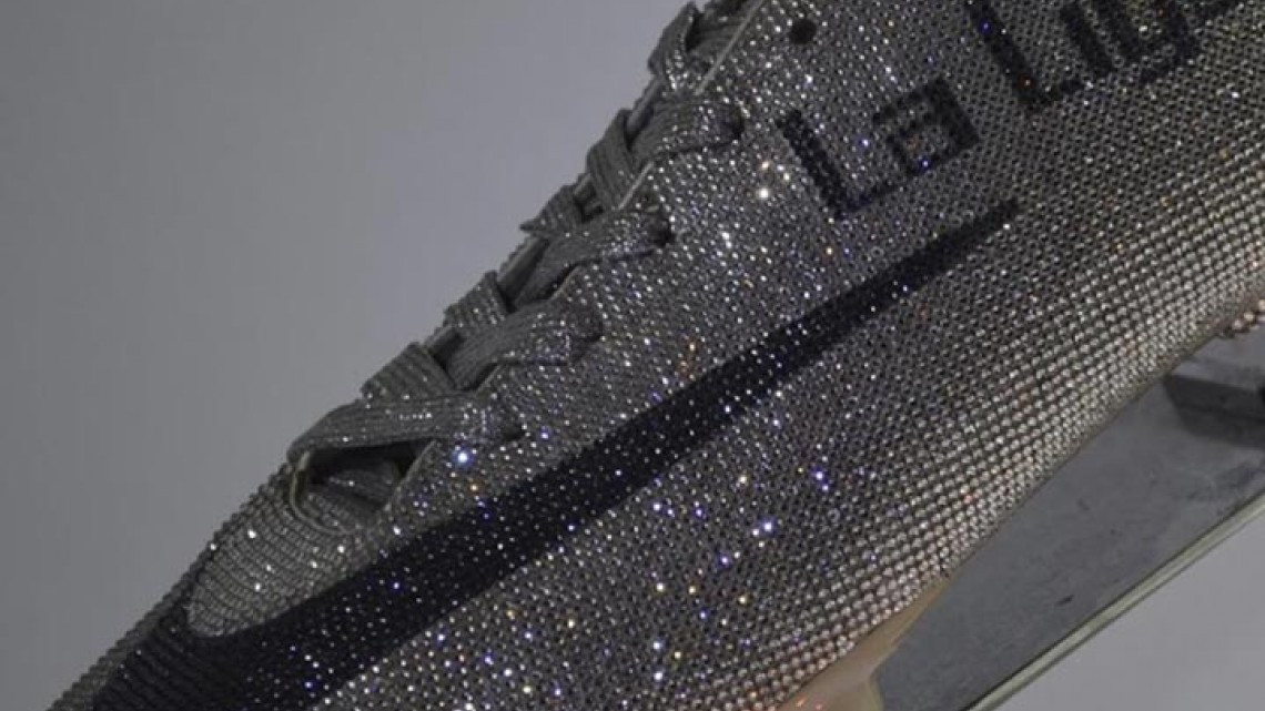 CR7 manda a hacer botines súper lujosos