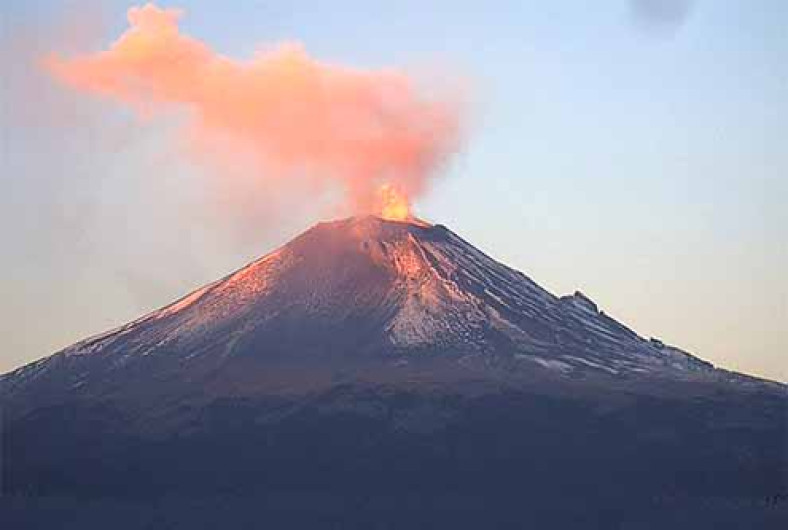 Popocatépetl registra 97 exhalaciones 