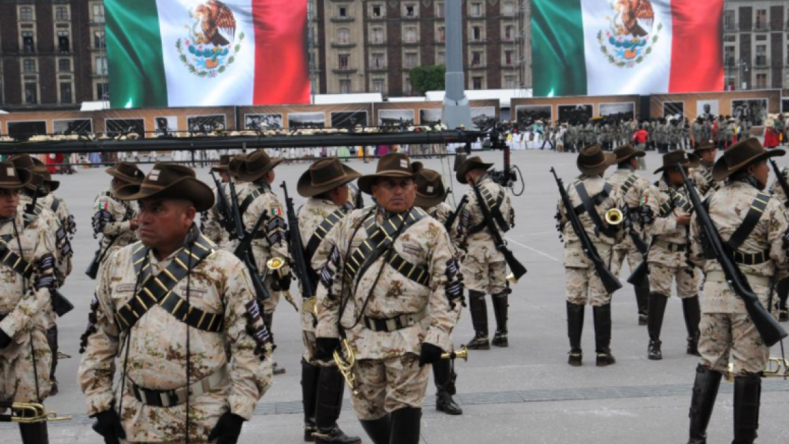 Así se vive el Desfile por el 111 Aniversario de la Revolución Mexicana encabezada por AMLO 
