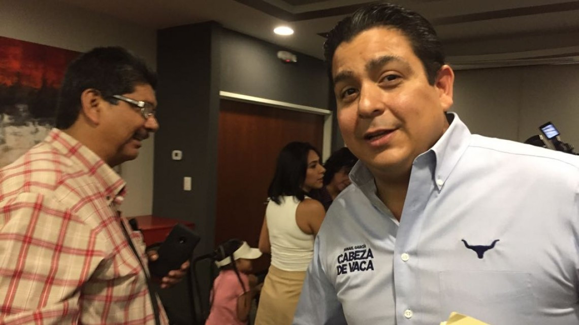 Apoyar ingreso básico universal, propuesta de senadores del PAN