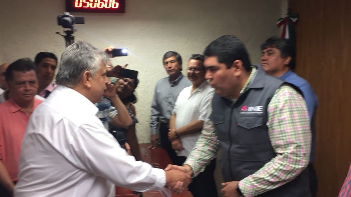 Juan Manzur Oudie se registra como candidato independiente por el distrito 08