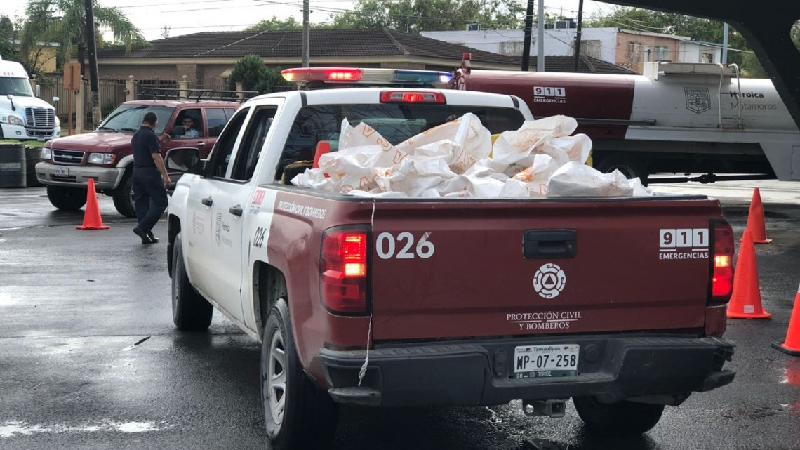 Reparte Protección Civil costales con arena