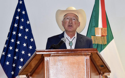 Ken Salazar espera participación de México en Cumbre de las Américas