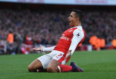 Alexis Sánchez llevó al Arsenal a la victoria en el derbi londinense