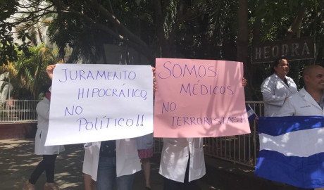 Despiden a médicos que atendieron manifestantes heridos en Nicaragua