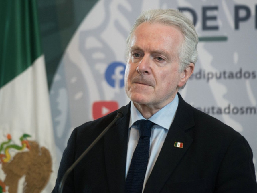 Santiago Creel se baja de la competencia por candidatura, quedan sólo Gálvez y Paredes