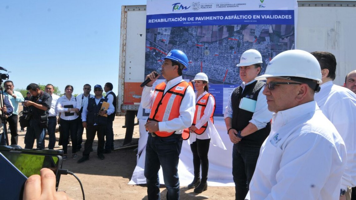  Rehabilitación de pavimentos beneficia principales vialidades de río bravo