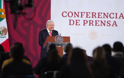 Felicita AMLO a las madres mexicanas por el 10 de mayo 