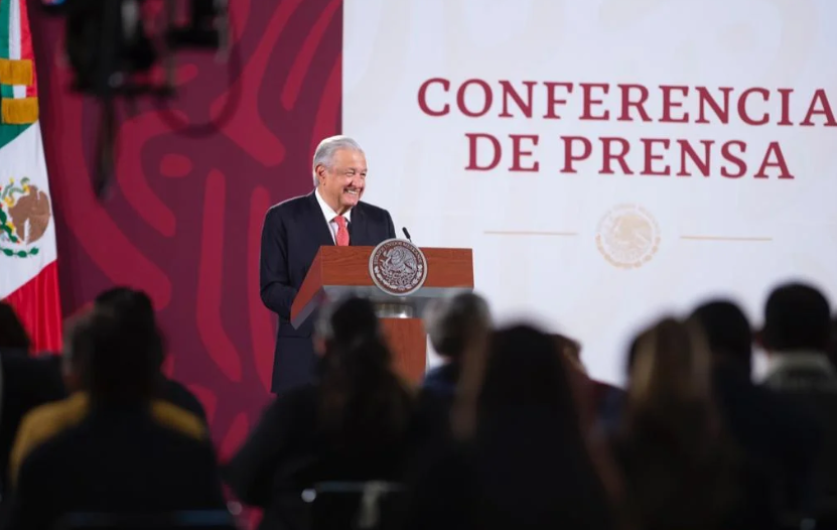 Felicita AMLO a las madres mexicanas por el 10 de mayo 