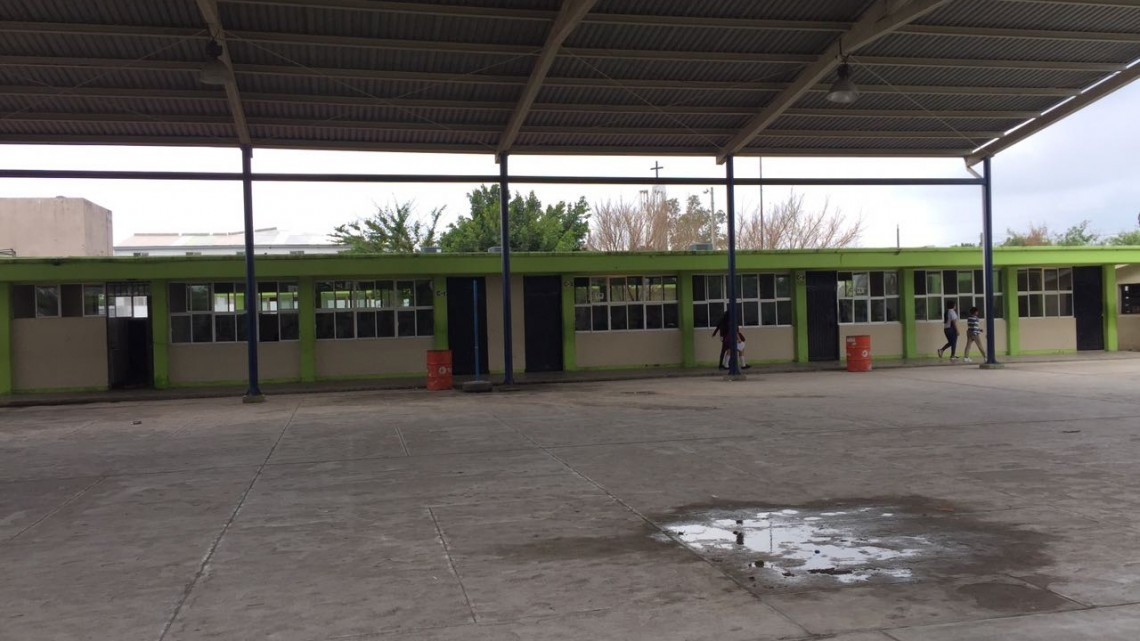 Alumnas de secundaria consumen pastillas controladas