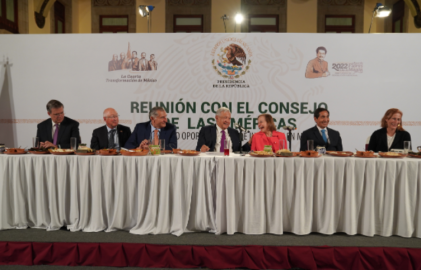 Encabeza AMLO cena con empresarios de EU