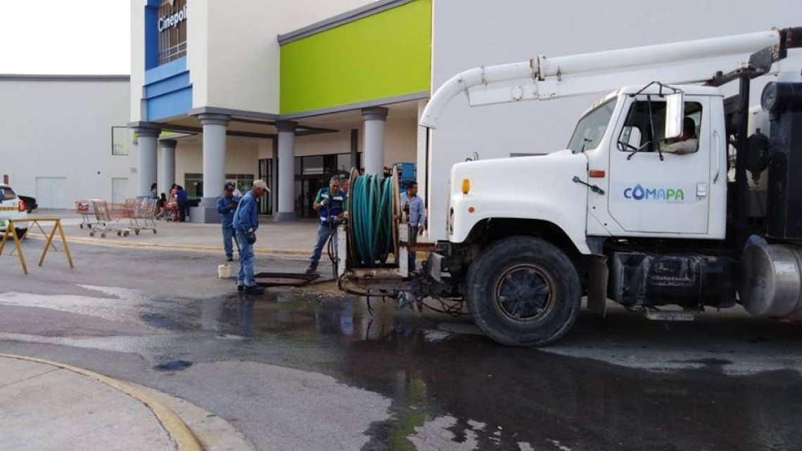 Comapa trabaja con equipo vactor