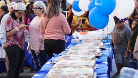Viven los niños su Día de Reyes en armonía