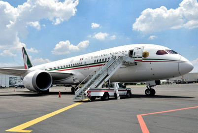 Avión presidencial se rentará para bodas o XV años, anuncia López Obrador