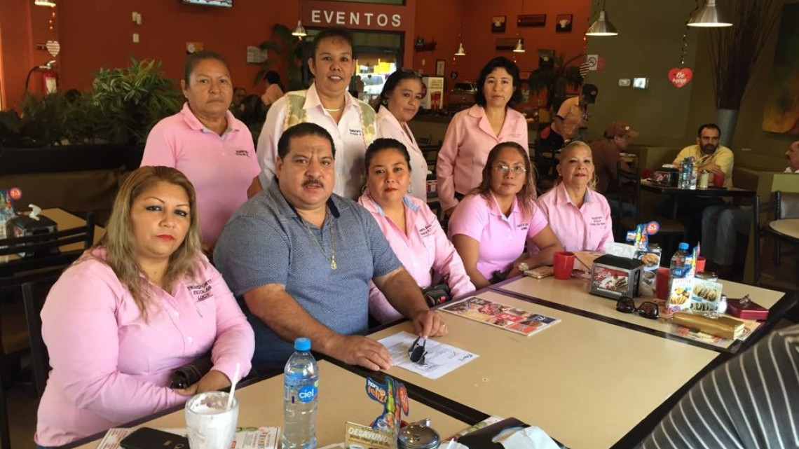Mujeres prestadoras del servicio de transporte escolar, buscan obtener concesiones