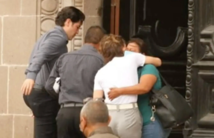 Se reúne Samuel García con padres de Debanhi Escobar 