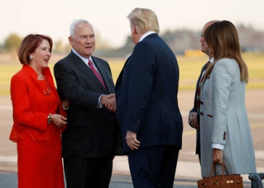 Llega Trump a Finlandia para reunirse con Putin