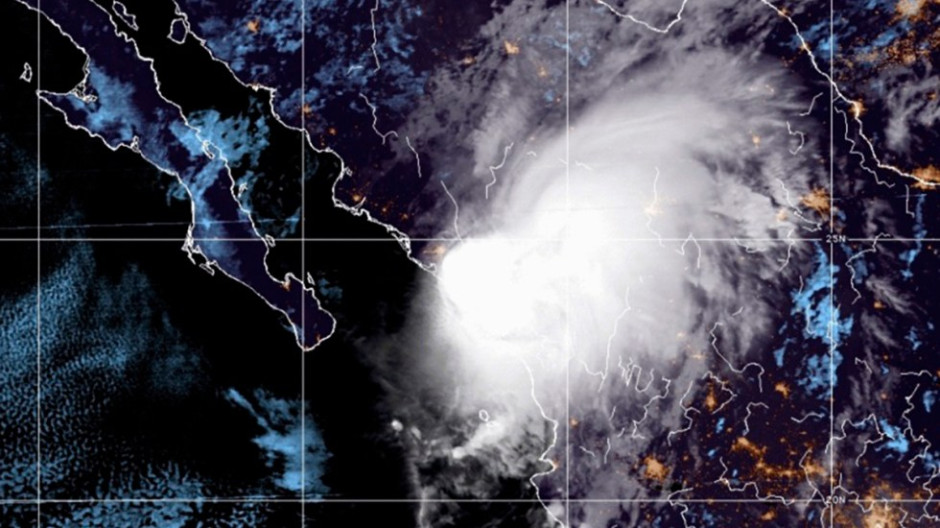 Huracán "Pamela" toca tierra en Sinaloa como categoría 1