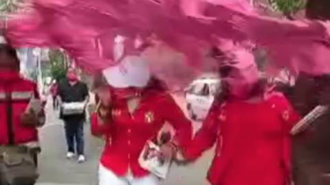 Agreden a candidata del PRI con pintura rosa