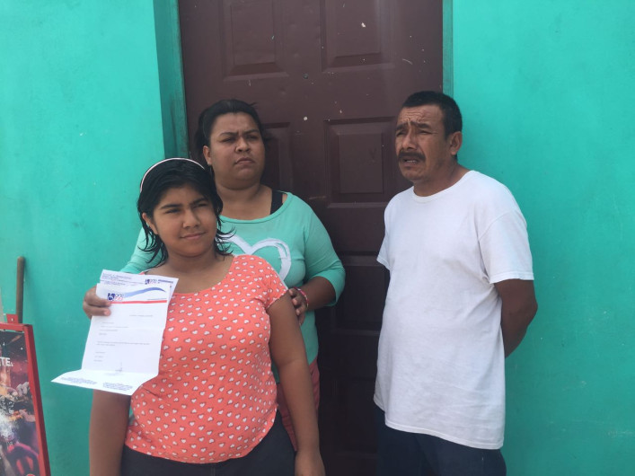 Piden apoyo para comprar prótesis para Luz