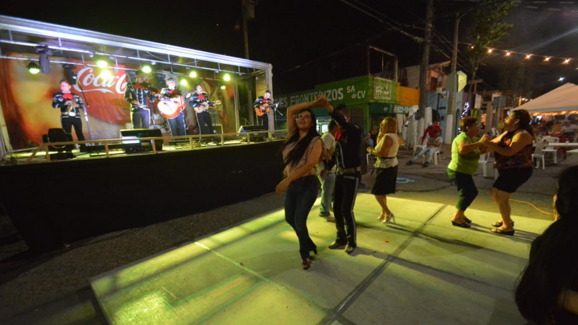 Disfrutan cerca de 4 mil personas Festival Del Taco y Festival Algarabía