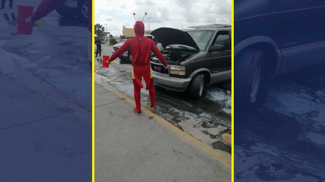 Apaga incendio chapulín colorado en HEB