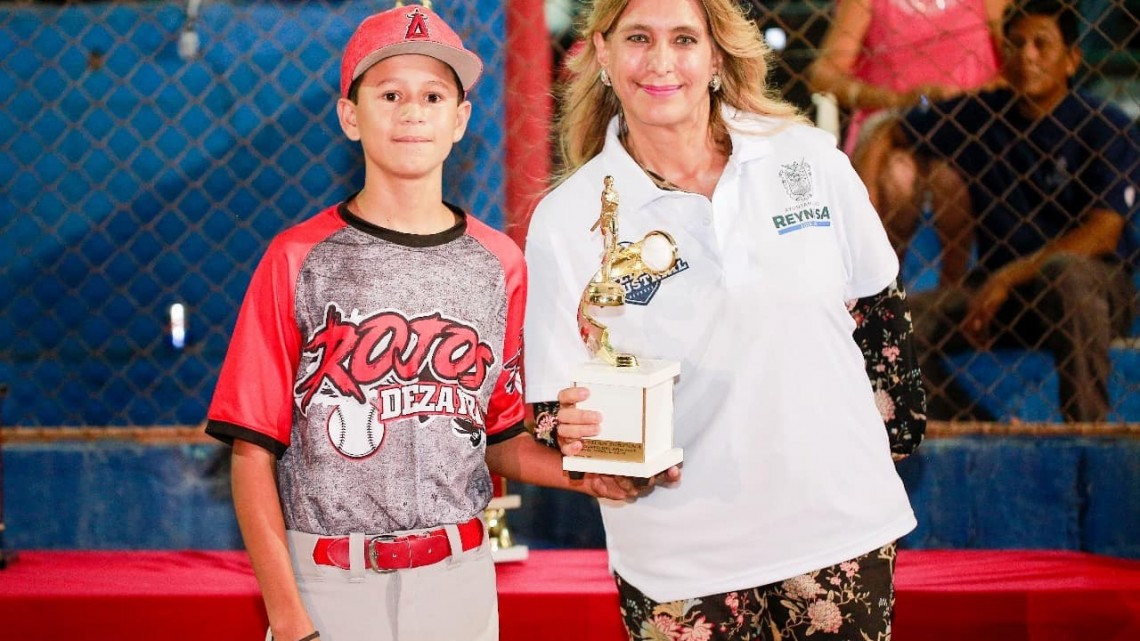 Inaugura Maki Ortiz torneo de beisbol "Ezequiel Bazán"