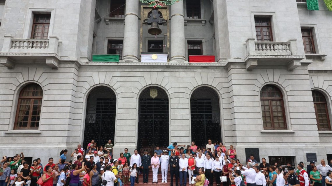 Realizan con éxito desfile conmemorativo de la independencia de México