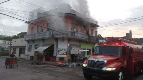 Se incendia casa en zona centro de Tampico