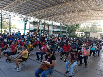 Jóvenes victorenses superan su propio récord en vacunarse