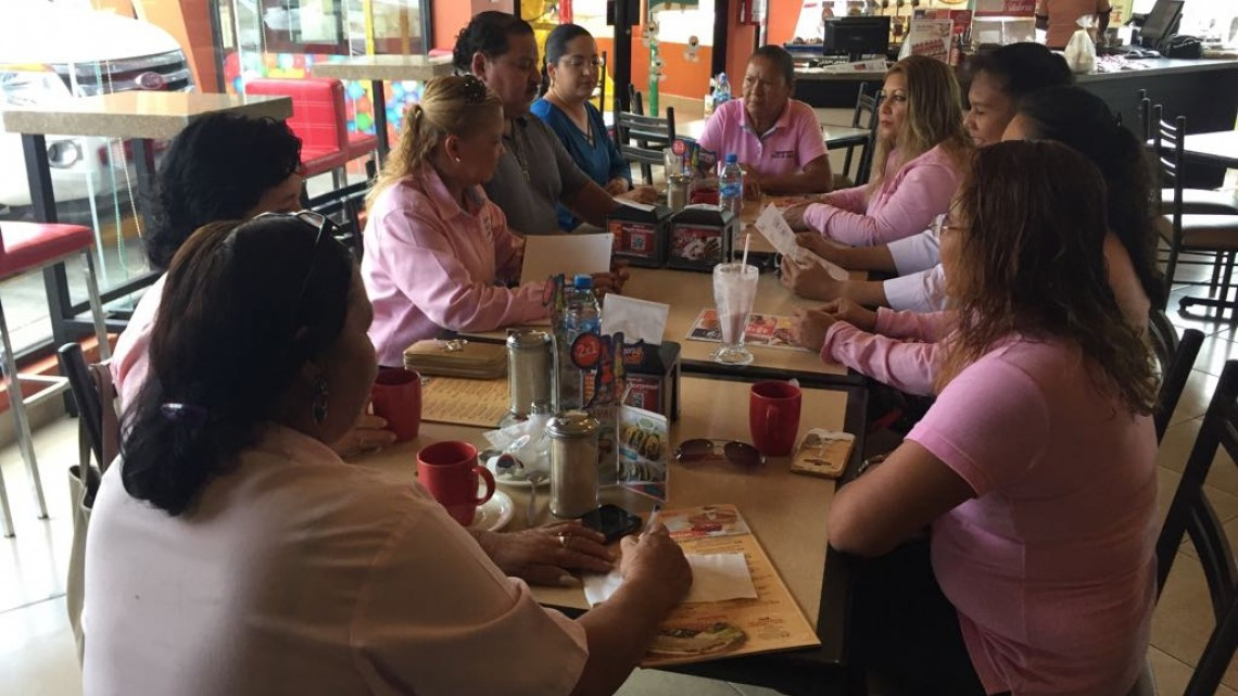 Mujeres prestadoras del servicio de transporte escolar, buscan obtener concesiones