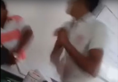 Golpea alumno a mestro y lo expulsan