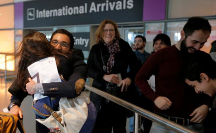 Se restauran visas revocadas por el veto migratorio de Trump