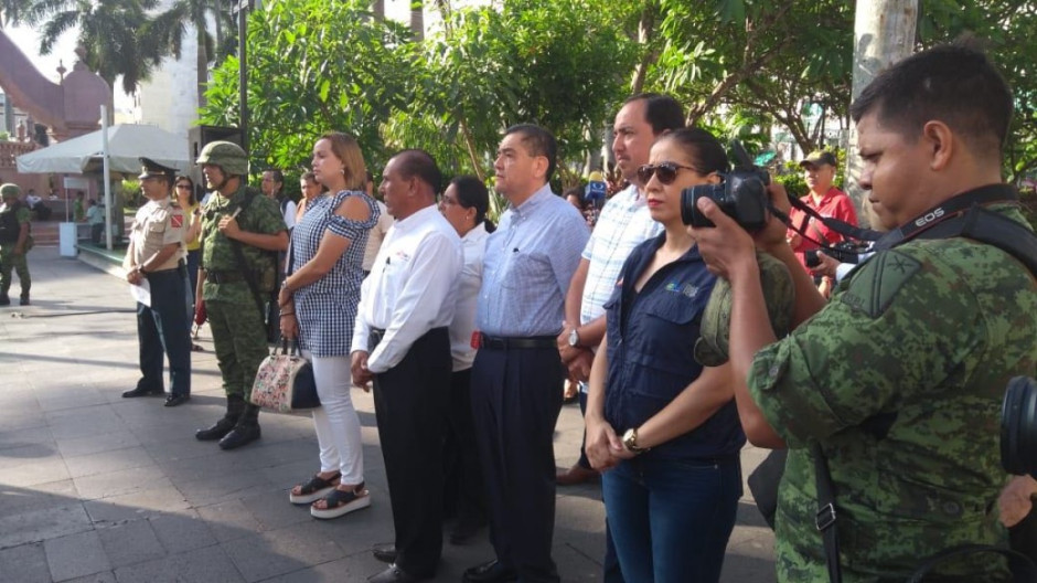 Exhorta Alcaldesa a cambiar armas y juguetes bélicos por dinero y libros