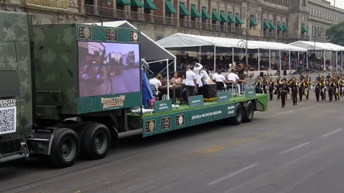 Asi se vive el desfile cívico militar por el 112 aniversario de la Revolución Mexicana 