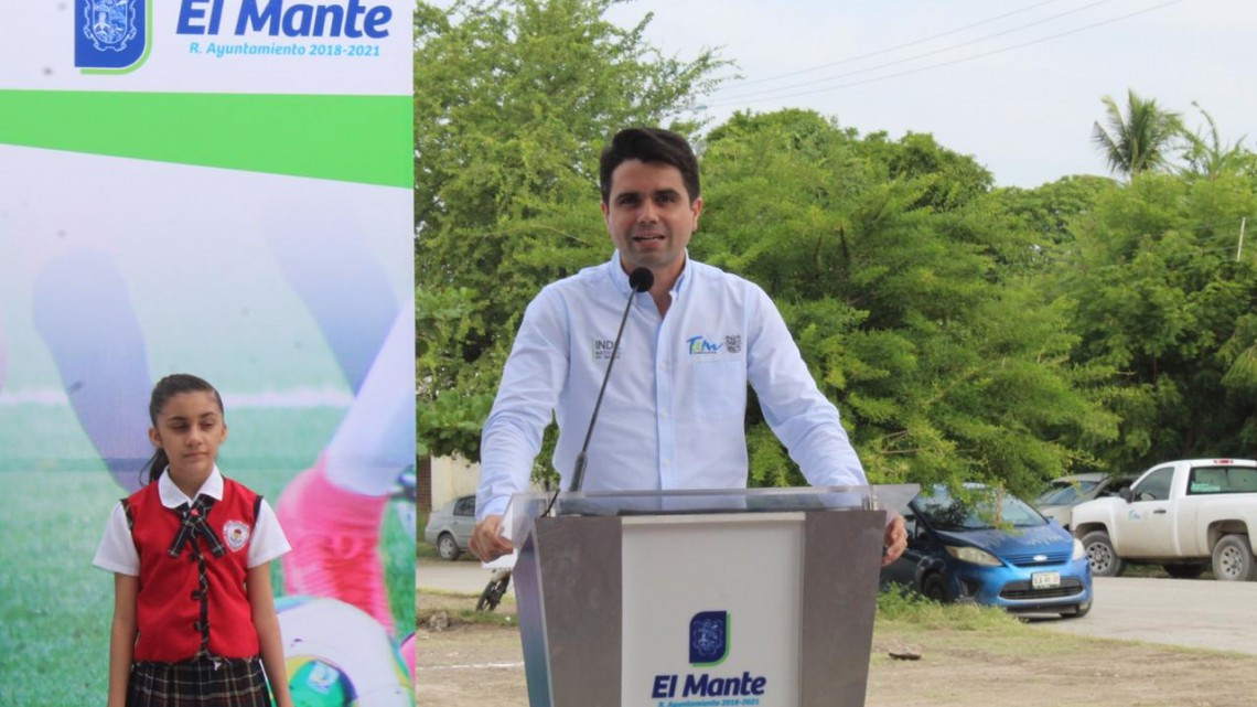 Mante contará con nueva cancha de pasto sintético.