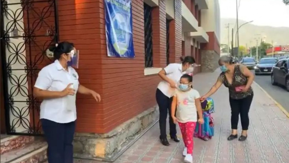 Escuelas particulares piden ampliar horario de clases 